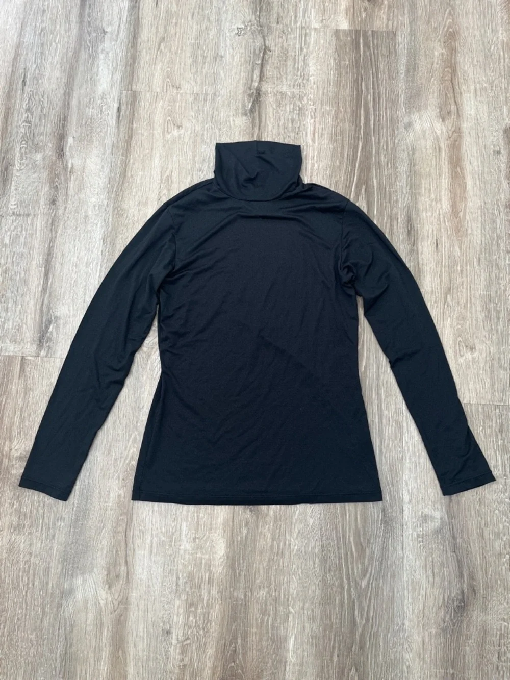Uniqlo HEATTECH Black Long-Sleeve Turtleneck T-Shirt - Picture 1 of 6